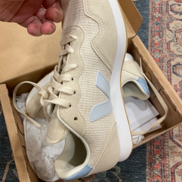 Veja  Rio Branco women’s sz 9 - Picture 6 of 13